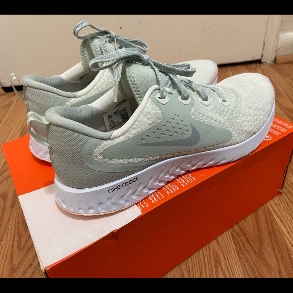 Nike Legend React